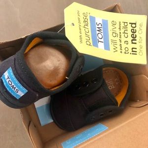 Toms